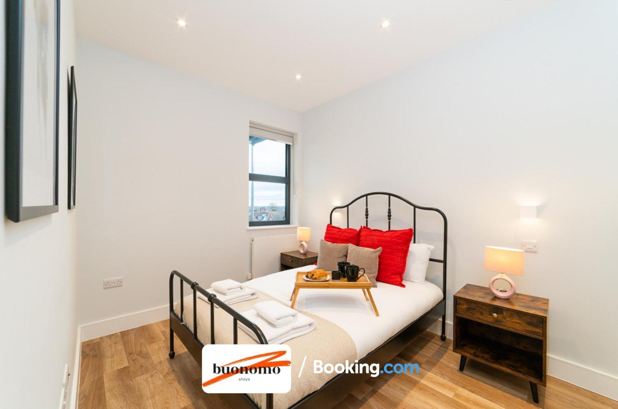 Two Bedroom Apartment At Buonomo Stays Short Lets & Serviced Accommodation Close To Wimbledon Tennis Courts London Exterior photo